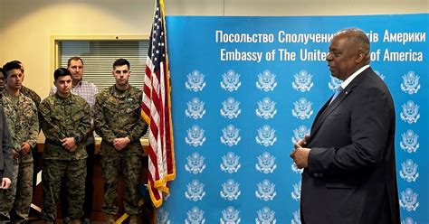 Pentagon chief reassures Ukraine about continued US aid